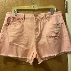 Time and Tru Light Pink Distressed High-Rise Denim Frayed Shorts